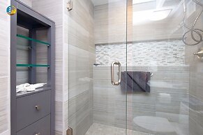 Alexander 519 3 Bedroom Apts by RedAwning