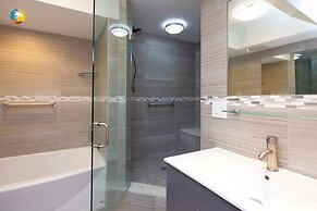 Alexander 519 3 Bedroom Apts by RedAwning