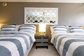 Alexander 519 3 Bedroom Apts by RedAwning