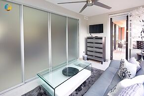 Alexander 519 3 Bedroom Apts by RedAwning