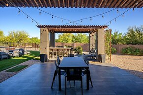 Lone Mountain Casita 1 Bedroom Home by RedAwning