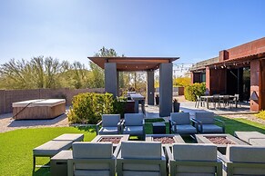 Lone Mountain Casita 1 Bedroom Home by RedAwning