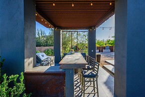 Lone Mountain Casita 1 Bedroom Home by RedAwning