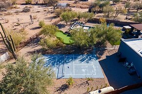 Lone Mountain Casita 1 Bedroom Home by RedAwning