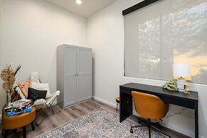 Lone Mountain Casita 1 Bedroom Home by RedAwning