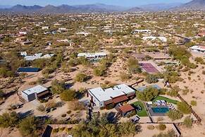 Lone Mountain Casita 1 Bedroom Home by RedAwning