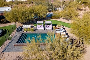 Lone Mountain Casita 1 Bedroom Home by RedAwning