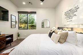 Lone Mountain Casita 1 Bedroom Home by RedAwning