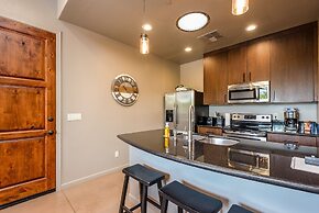 Lone Mountain Casita 1 Bedroom Home by RedAwning