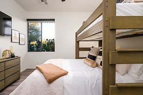 Lone Mountain Casita 1 Bedroom Home by RedAwning