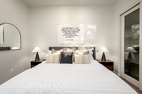 Lone Mountain Casita 1 Bedroom Home by RedAwning