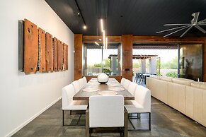 Lone Mountain Casita 1 Bedroom Home by RedAwning