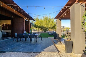 Lone Mountain Casita 1 Bedroom Home by RedAwning