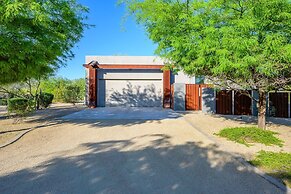 Lone Mountain Casita 1 Bedroom Home by RedAwning