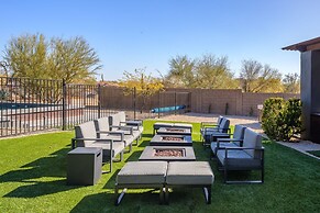 Lone Mountain Casita 1 Bedroom Home by RedAwning