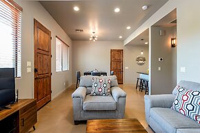 Lone Mountain Casita 1 Bedroom Home by RedAwning