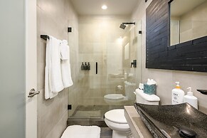 Lone Mountain Casita 1 Bedroom Home by RedAwning