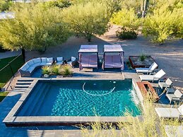 Lone Mountain Casita 1 Bedroom Home by RedAwning