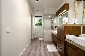 Lone Mountain Casita 1 Bedroom Home by RedAwning