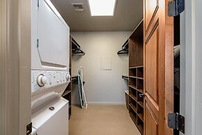 Lone Mountain Casita 1 Bedroom Home by RedAwning