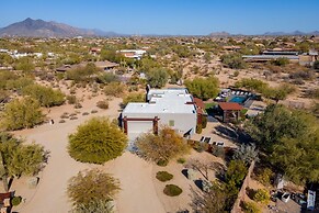Lone Mountain Casita 1 Bedroom Home by RedAwning