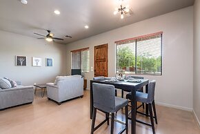 Lone Mountain Casita 1 Bedroom Home by RedAwning