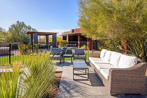 Lone Mountain Casita 1 Bedroom Home by RedAwning