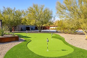 Lone Mountain Casita 1 Bedroom Home by RedAwning