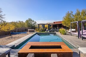 Lone Mountain Casita 1 Bedroom Home by RedAwning