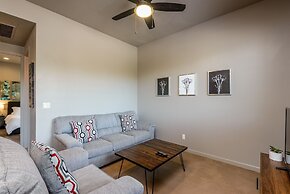 Lone Mountain Casita 1 Bedroom Home by RedAwning