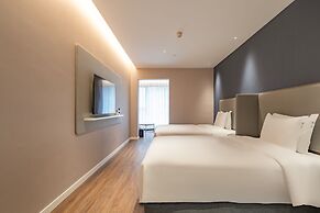 Holiday Inn Express Shanghai Expo Centre by IHG