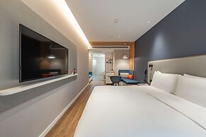Holiday Inn Express Shanghai Expo Centre by IHG