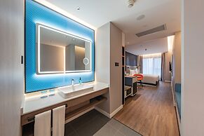 Holiday Inn Express Shanghai Expo Centre by IHG