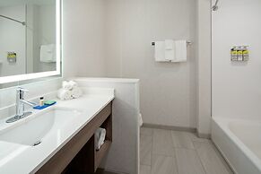 Holiday Inn Express & Suites Palm Desert -  Millennium by IHG
