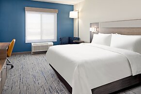Holiday Inn Express & Suites Palm Desert -  Millennium by IHG