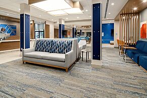 Holiday Inn Express & Suites Palm Desert -  Millennium by IHG