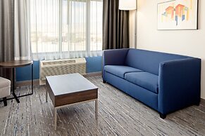 Holiday Inn Express & Suites Palm Desert -  Millennium by IHG