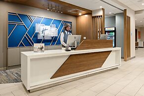 Holiday Inn Express & Suites Palm Desert -  Millennium by IHG