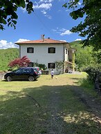 Casa Pastano, Stunning Farmhouse in Italian Hills