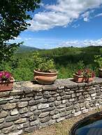 Casa Pastano, Stunning Farmhouse in Italian Hills
