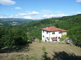 Casa Pastano, Stunning Farmhouse in Italian Hills