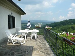 Casa Pastano, Stunning Farmhouse in Italian Hills