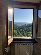 Casa Pastano, Stunning Farmhouse in Italian Hills