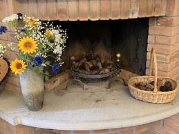 Casa Pastano, Stunning Farmhouse in Italian Hills
