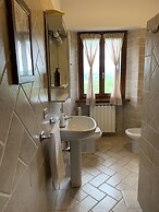Casa Pastano, Stunning Farmhouse in Italian Hills