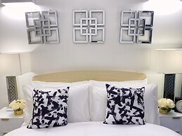 Newpointe Luxury Serviced Apartment at the Atrium