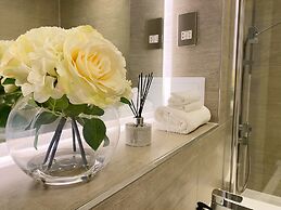 Newpointe Luxury Serviced Apartment at the Atrium