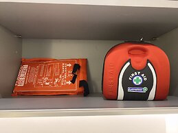 Newpointe Luxury Serviced Apartment at the Atrium