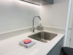 Newpointe Luxury Serviced Apartment at the Atrium