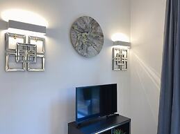 Newpointe Luxury Serviced Apartment at the Atrium